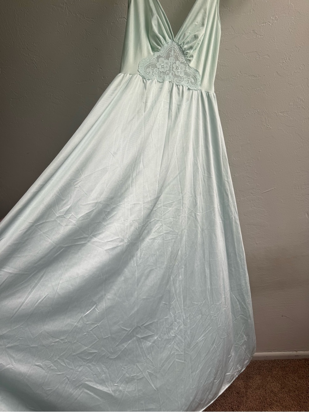Vintage Olga seafoam V-Neck nightgown size medium style 9288 - Picture 4 of 5